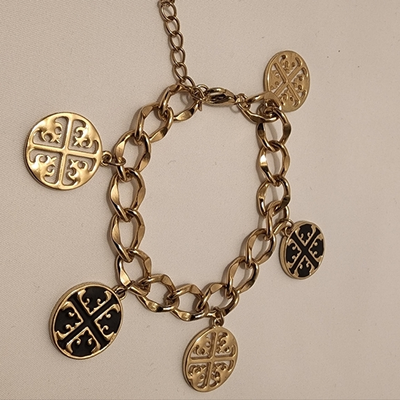 Isis collection bracelet - Picture 3 of 10